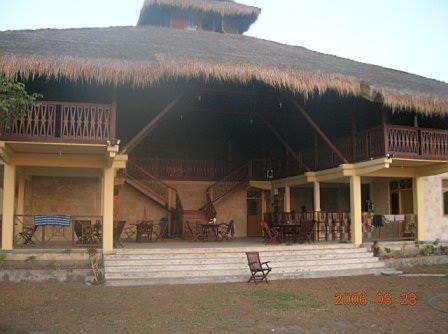 Supersuck Hotel Maluk Екстериор снимка